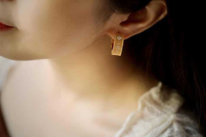 Vintage Court Wide Sparkling Brushed Earrings