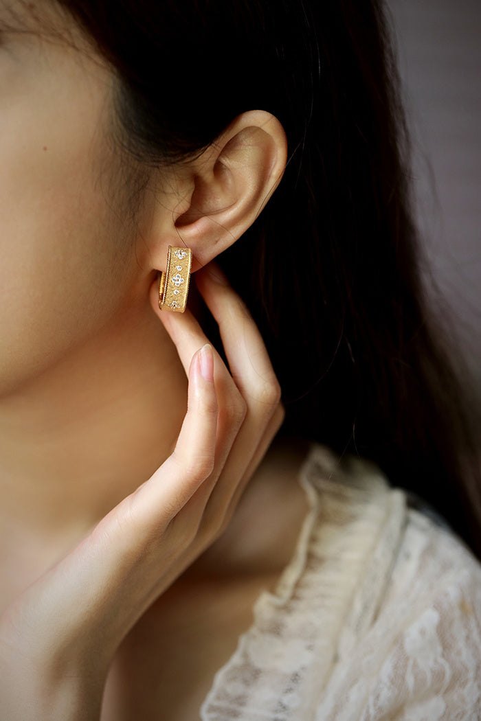 Vintage Court Wide Sparkling Brushed Earrings