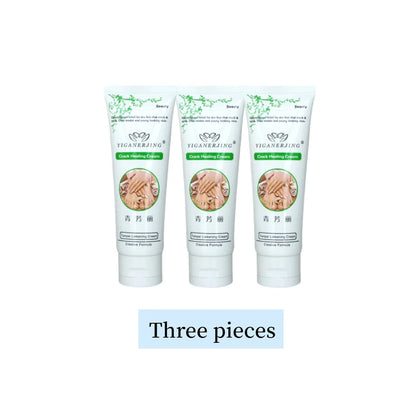 Hand Cream with Aloe Vera Moisturizing Ingredients for Deep Hydration.