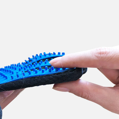 Pet Glove Cat Grooming Glove and Hair Deseeding.