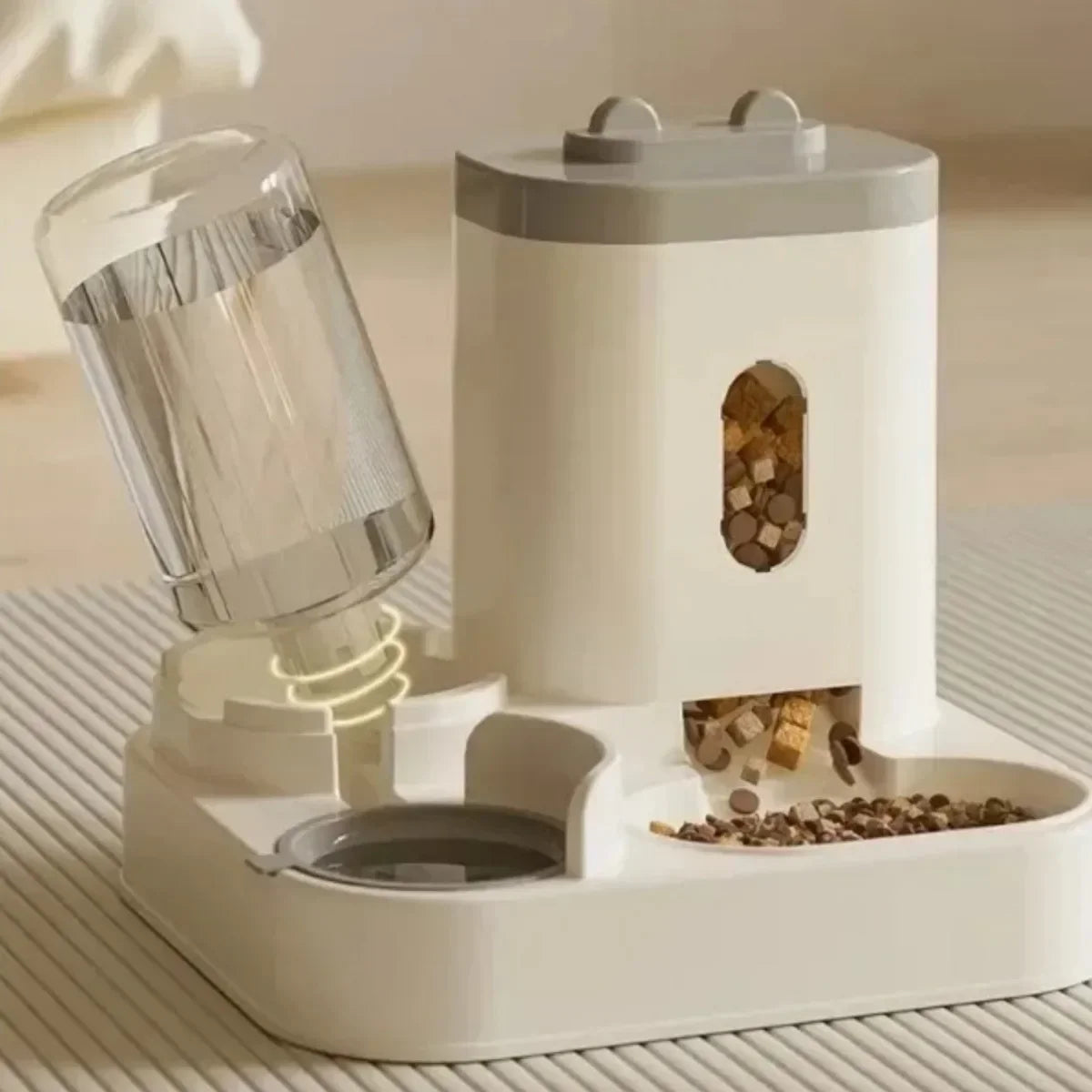 Automatic Feeder Bowl with Water Fountain.