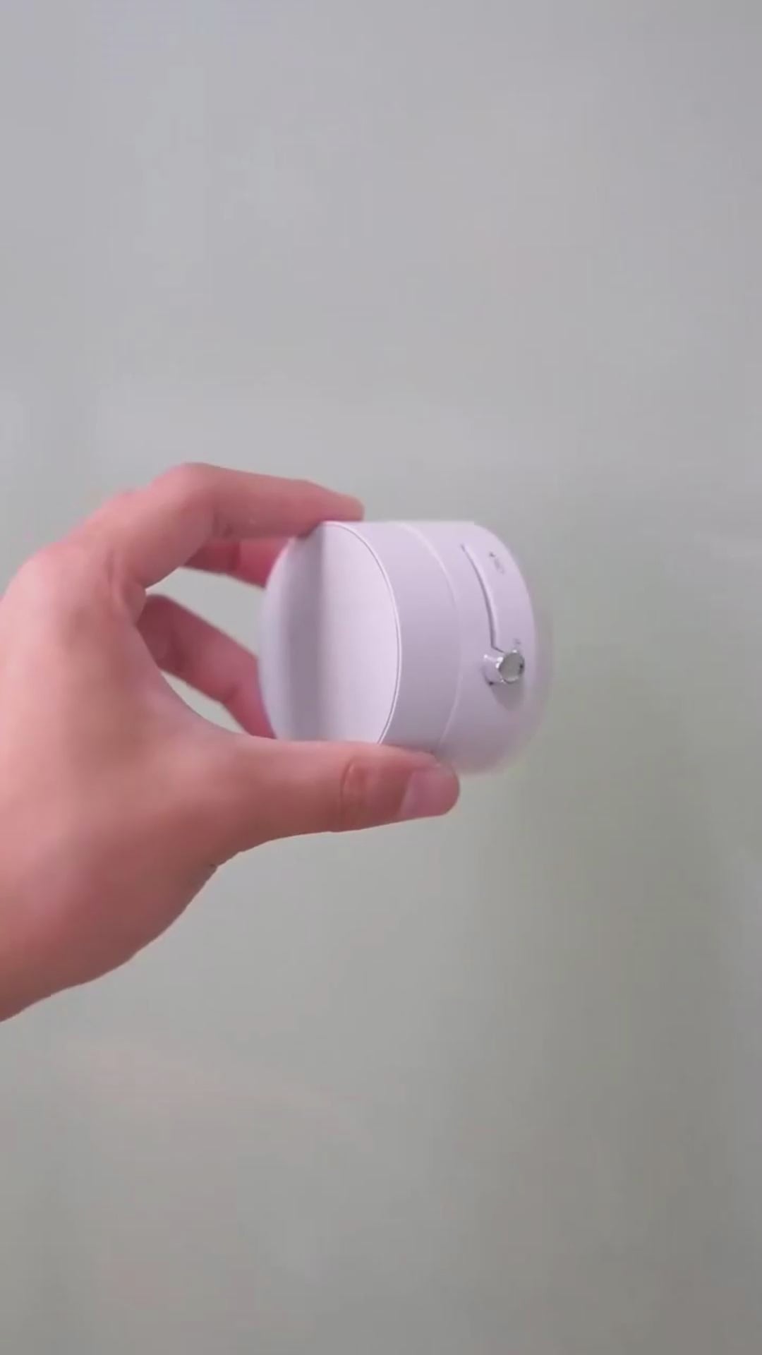 Foldable Magnetic Vacuum Phone Holder